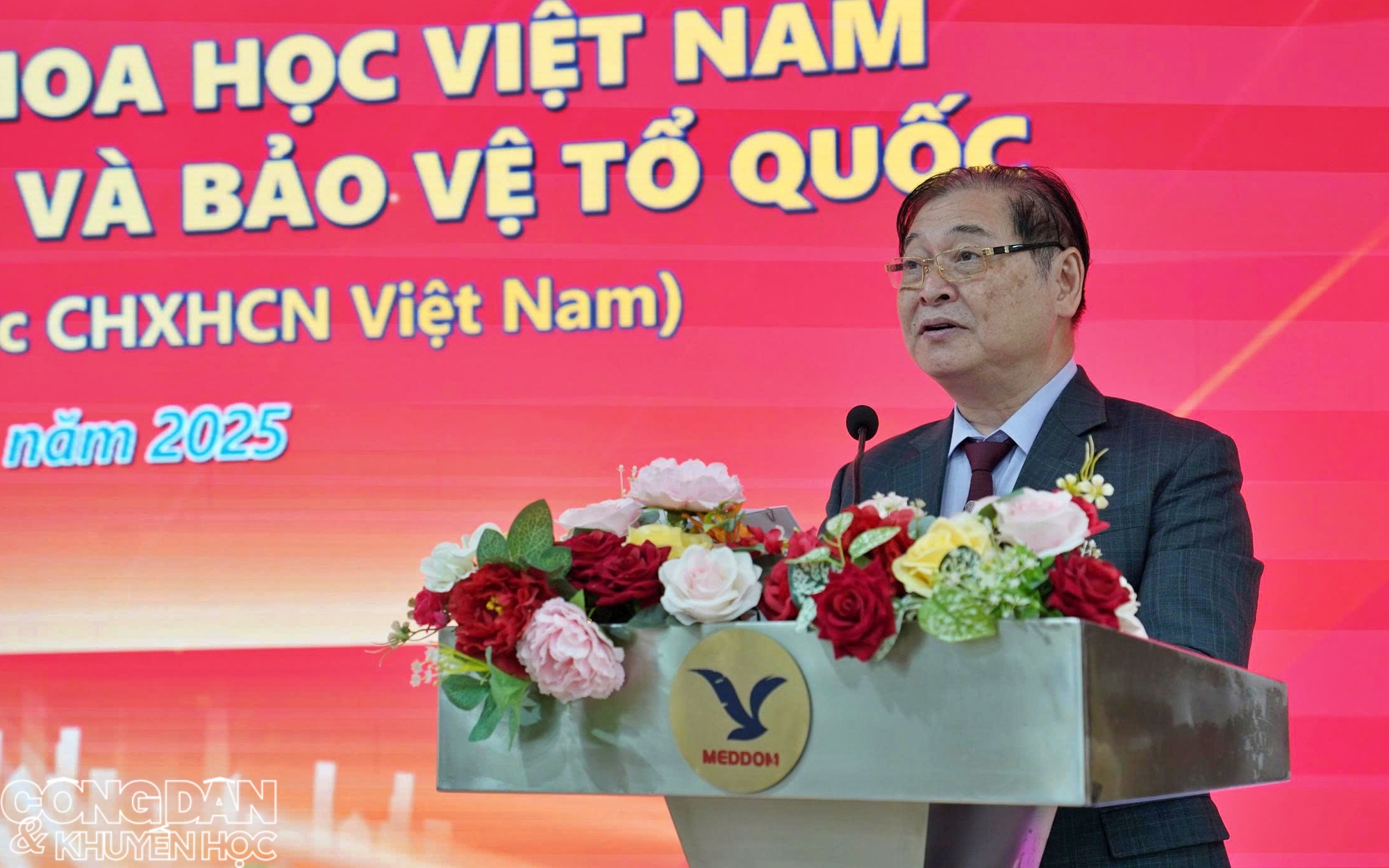 Tôn vinh đóng góp của các nhà khoa học trong xây dựng và bảo vệ Tổ quốc - Ảnh 3.