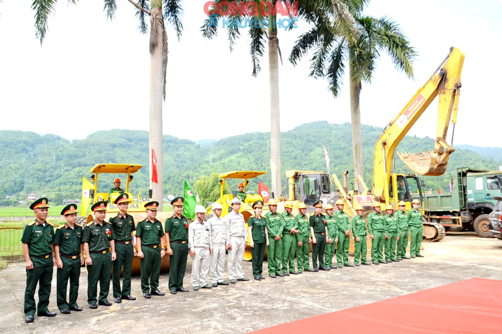 Khởi công dự án Bản Qua phục vụ xây dựng đường sắt tốc độ cao Lào Cai - Hà Nội – Hải Phòng - Ảnh 9.