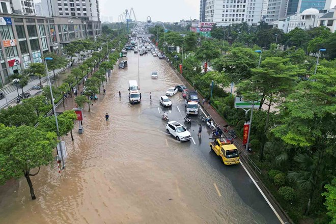 Hà Nội phân luồng giao thông đường Võ Chí Công- Ảnh 1.