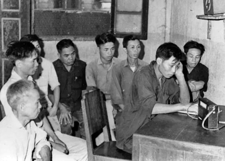 Tình người trong nỗi đau chung! - Ảnh 3.