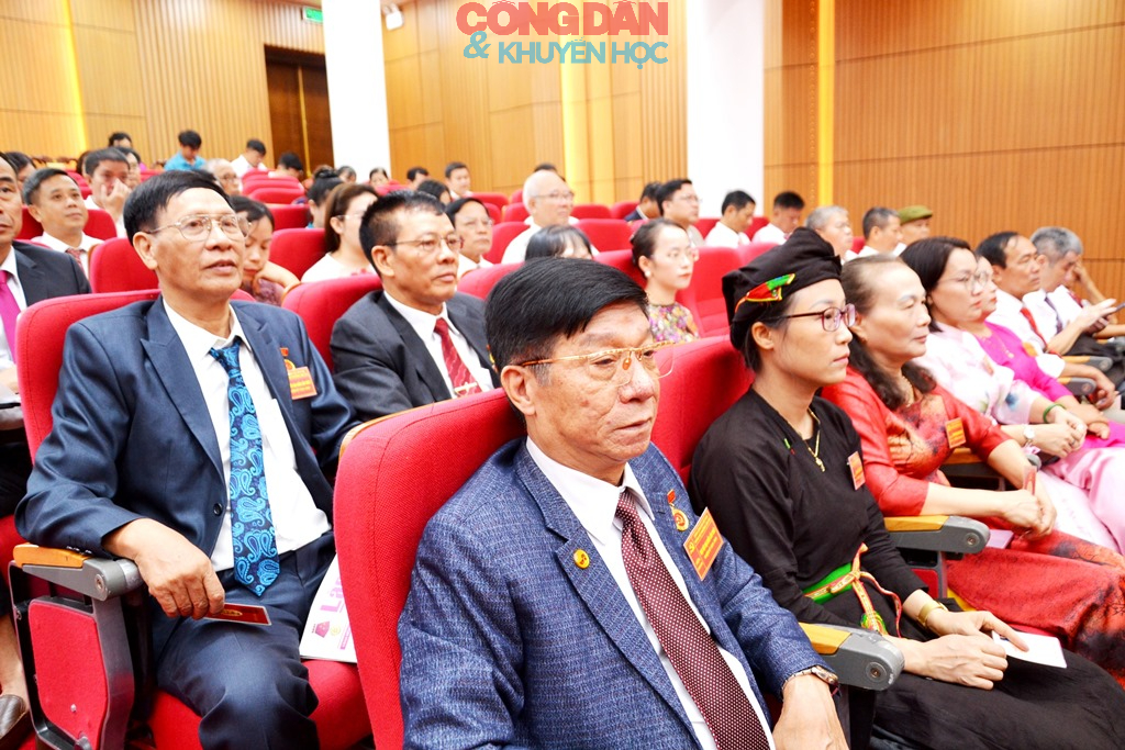 Xây dựng phường Lào Cai thành đầu mối giao thông đường bộ, đường sắt và cửa ngõ giao thương quốc tế - Ảnh 7.