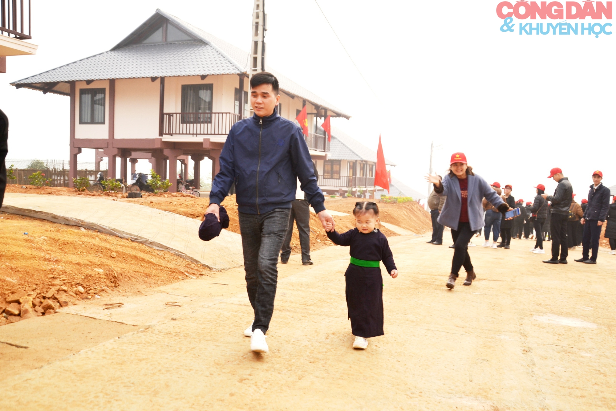 Lào Cai tưởng niệm một năm lũ quét bi thương Làng Nủ - Ảnh 9.