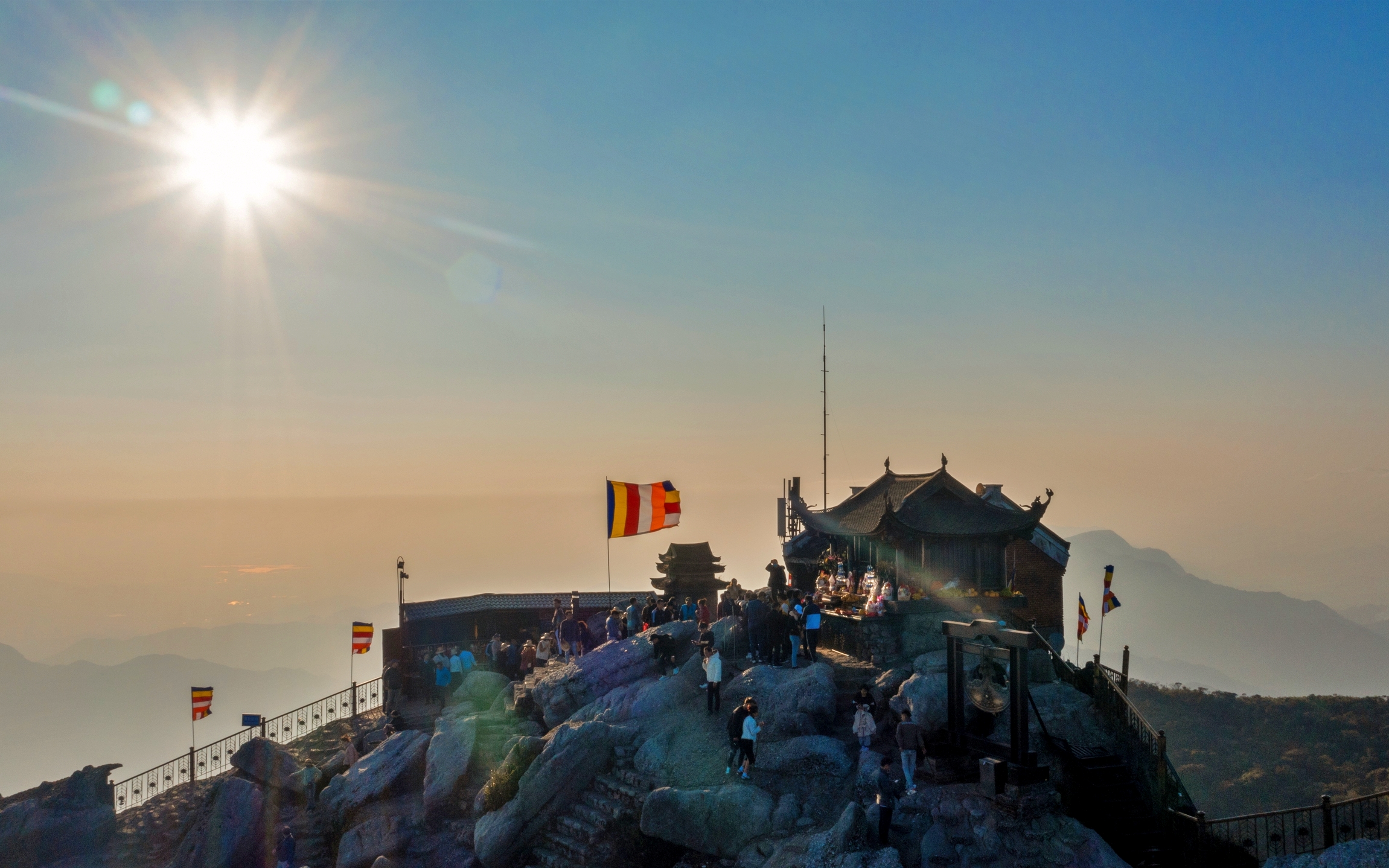 &Aacute;p dụng &ldquo;Ph&iacute; 0 đồng&rdquo; tham quan Y&ecirc;n Tử suốt 3 năm - Ảnh 1.