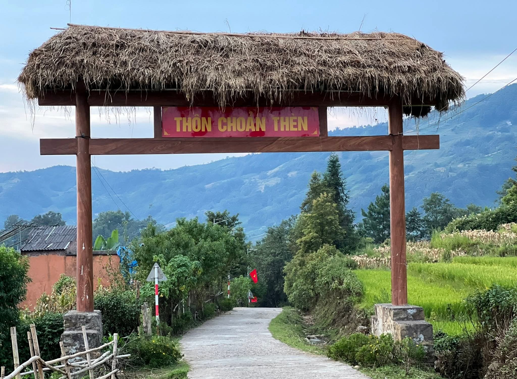 Lên núi cao Y Tý với cờ Tổ quốc tung bay ngày Quốc khánh 2/9 - Ảnh 3.