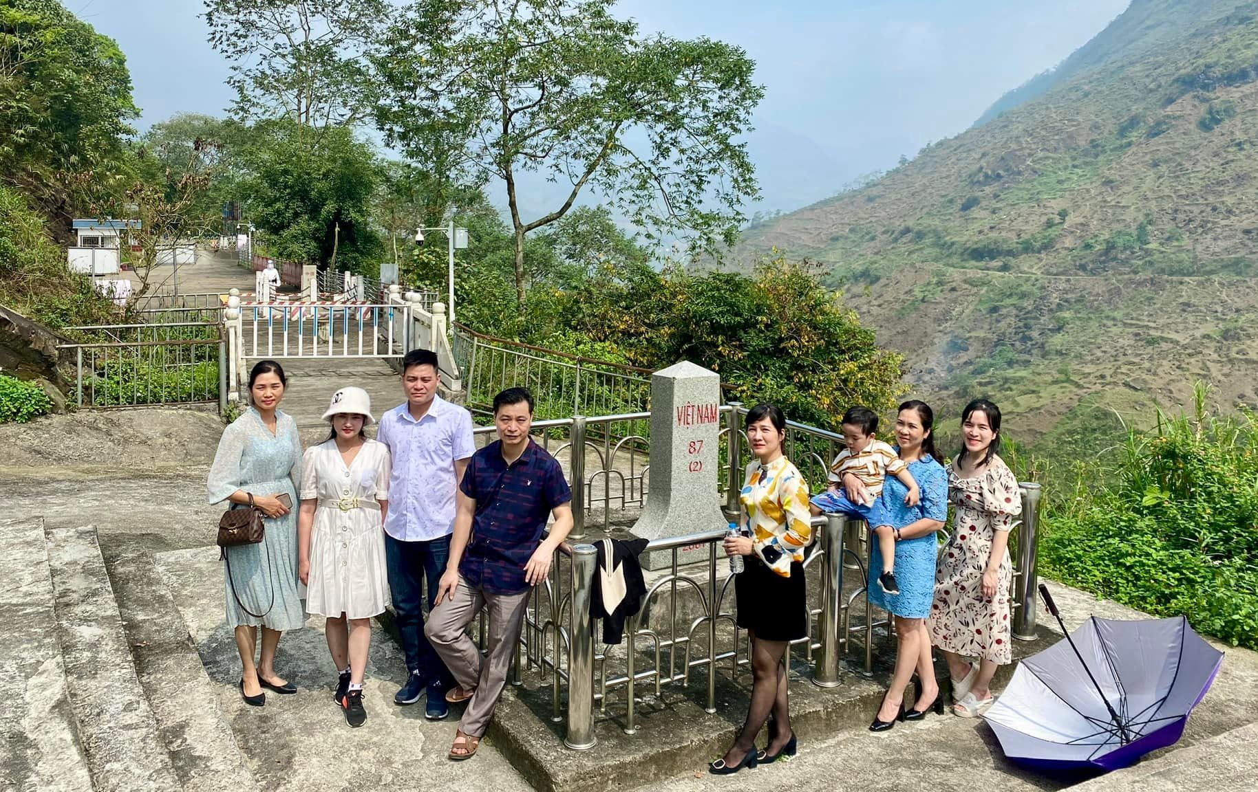 Lên núi cao Y Tý với cờ Tổ quốc tung bay ngày Quốc khánh 2/9 - Ảnh 12.