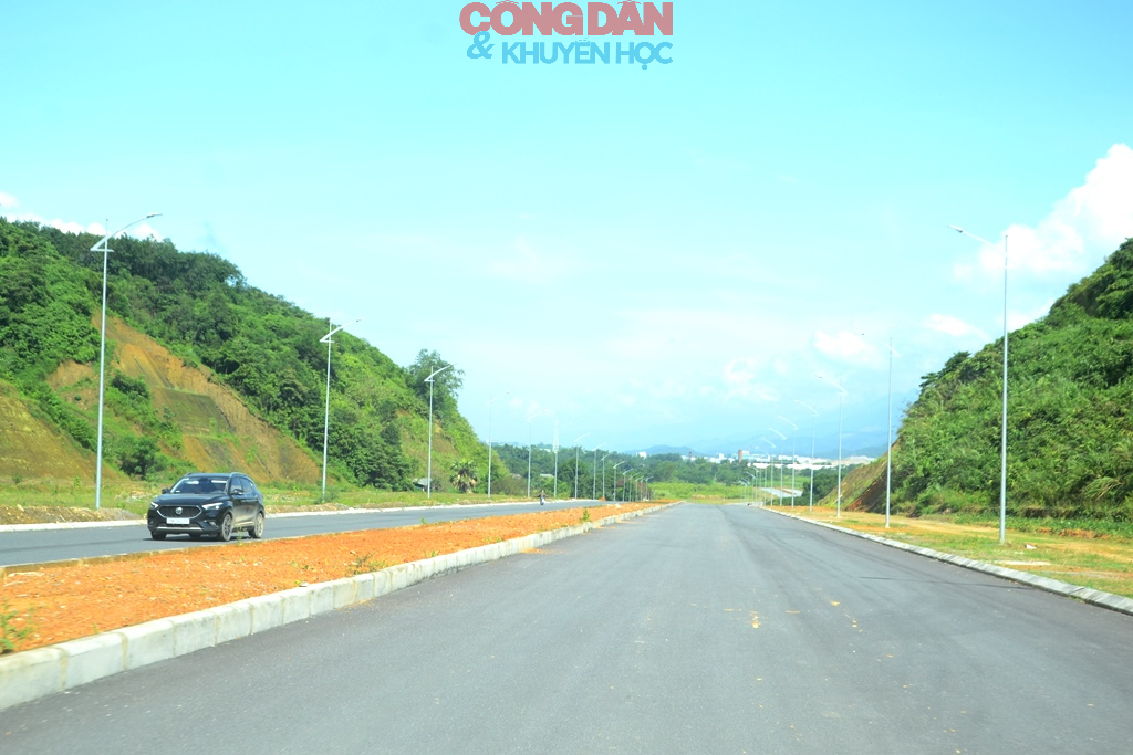 Gỡ khó, đẩy nhanh tiến độ xây dựng đường vành đai và cầu biên giới Việt – Trung ở Lào Cai - Ảnh 4.