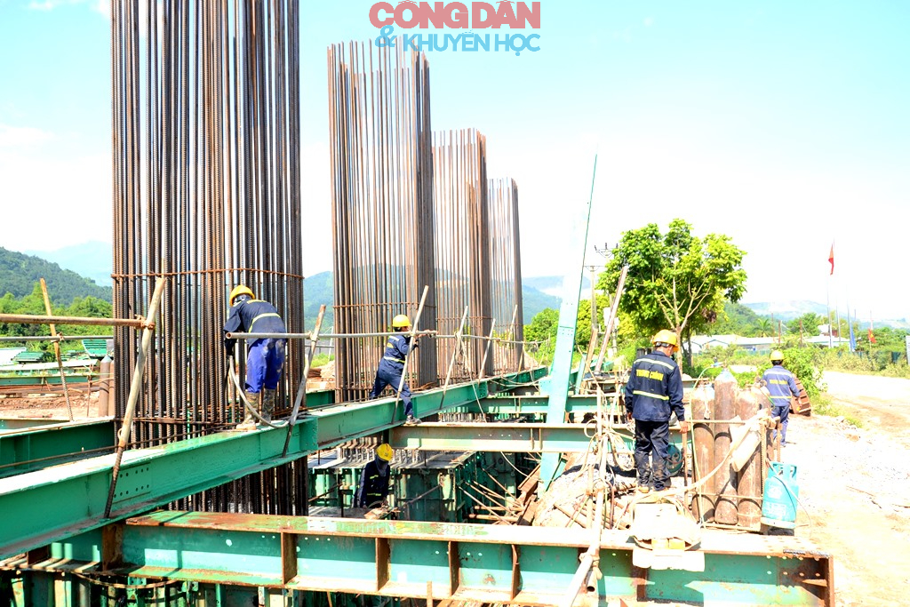 Gỡ khó, đẩy nhanh tiến độ xây dựng đường vành đai và cầu biên giới Việt – Trung ở Lào Cai - Ảnh 7.