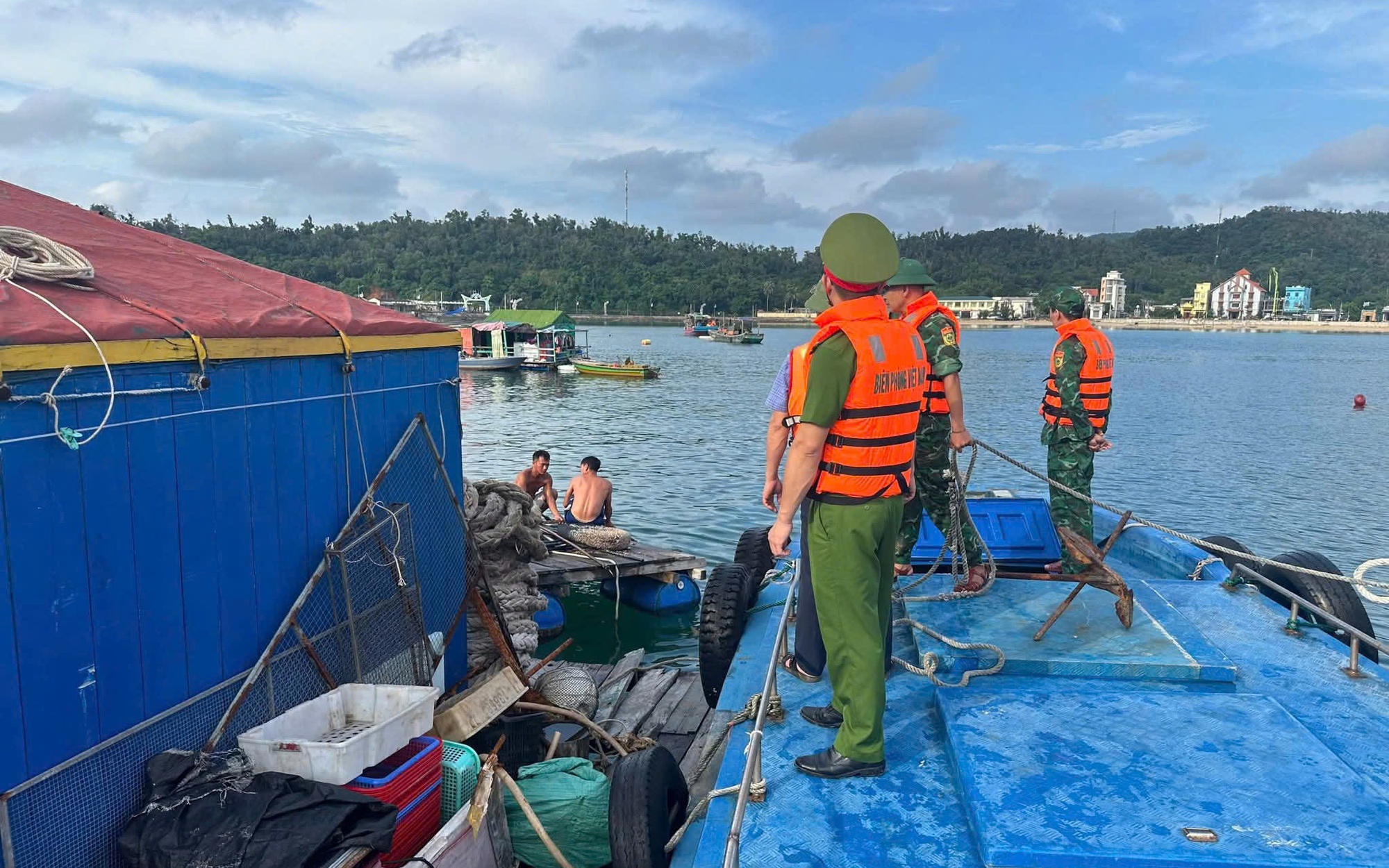 Bộ Công an yêu cầu công an 22 tỉnh ứng phó với diễn biến siêu bão Ragasa - Ảnh 2.