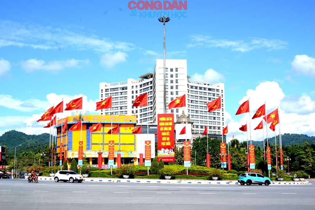 Lào Cai hướng về điểm hẹn của niềm tin và khát vọng - Ảnh 1.