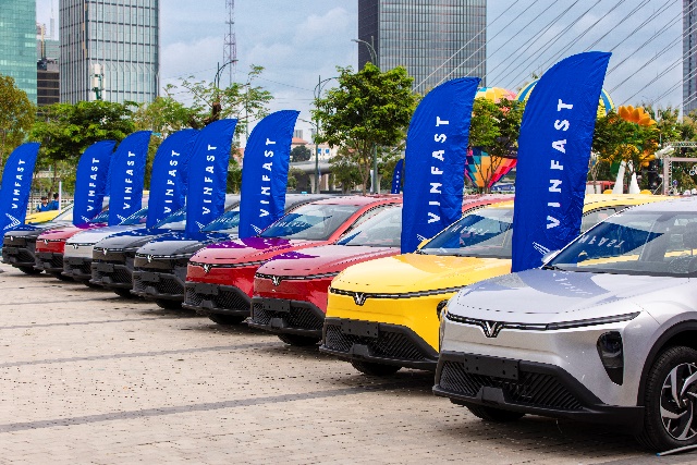Khách mua 250 xe VinFast Limo Green: “Xe điện tối ưu lợi nhuận tốt hơn hẳn xe xăng”- Ảnh 2.