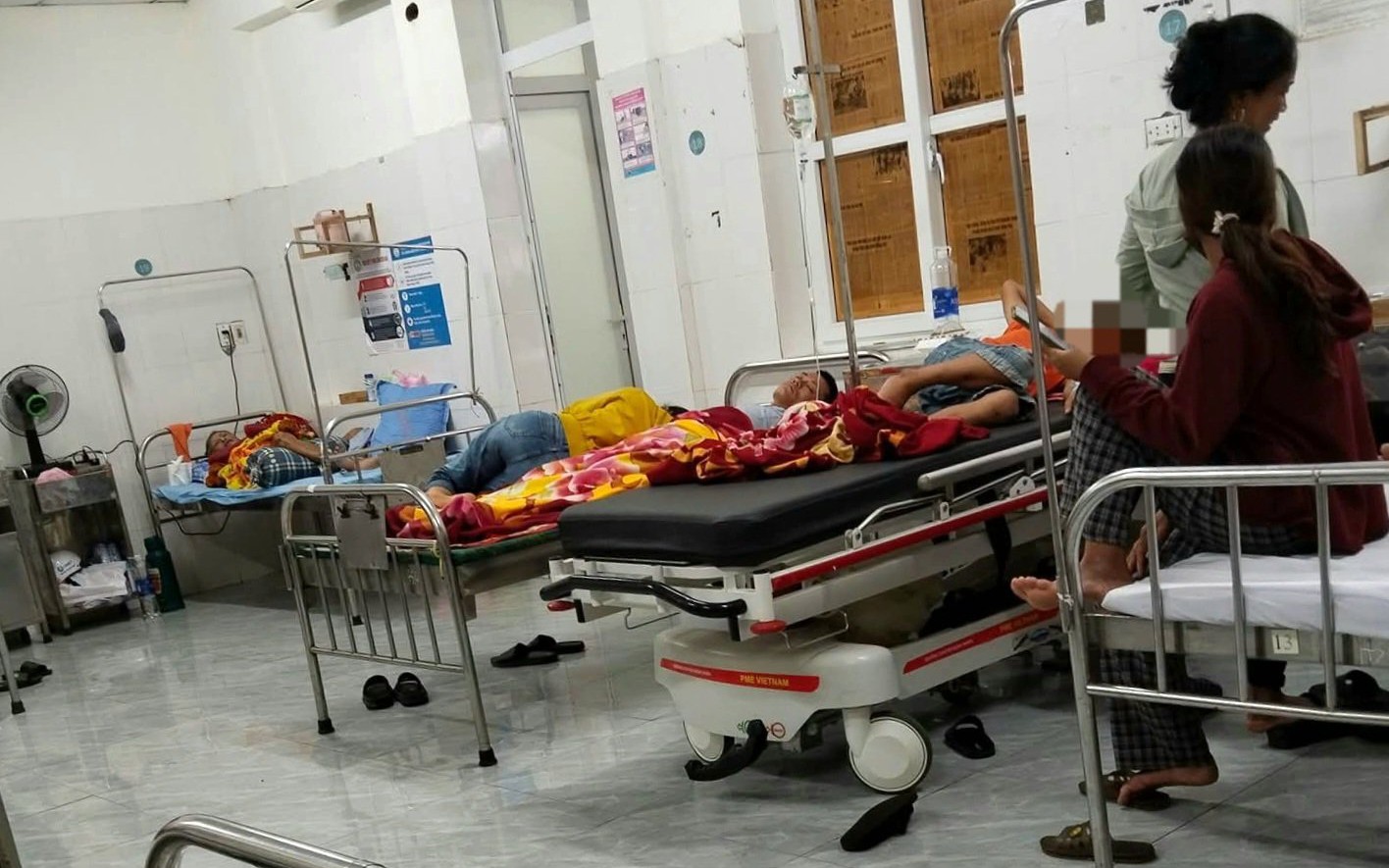 13 học sinh nhập viện sau uống tr&agrave; sữa: Cảnh b&aacute;o ngộ độc thực phẩm - Ảnh 1.