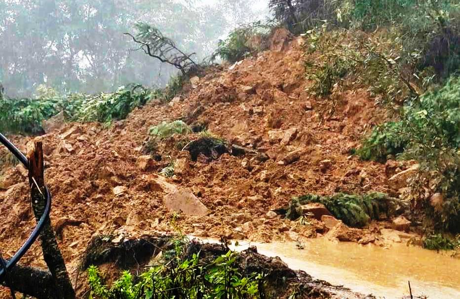 Bão số 10 gây mưa lớn tại Lào Cai, làm 1 người mất tích, thiệt hại hàng trăm ngôi nhà- Ảnh 9.