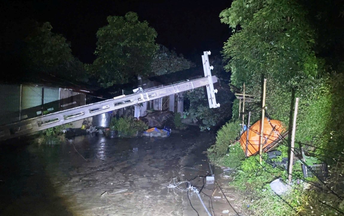 Bão số 10 gây mưa lớn tại Lào Cai, làm 1 người mất tích, thiệt hại hàng trăm ngôi nhà- Ảnh 8.