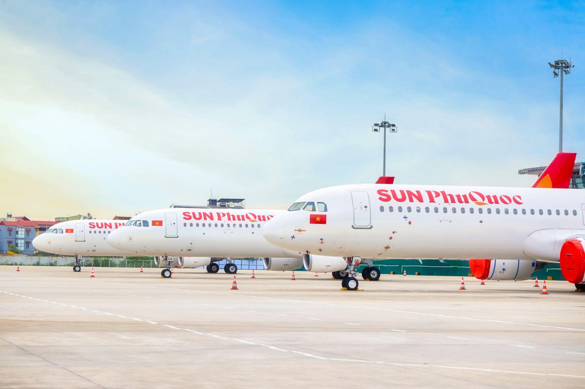 Sun Group hợp tác chiến lược với 2 đối tác quốc tế hàng đầu trong lĩnh vực hàng không và quản trị khách sạn - Ảnh 2.