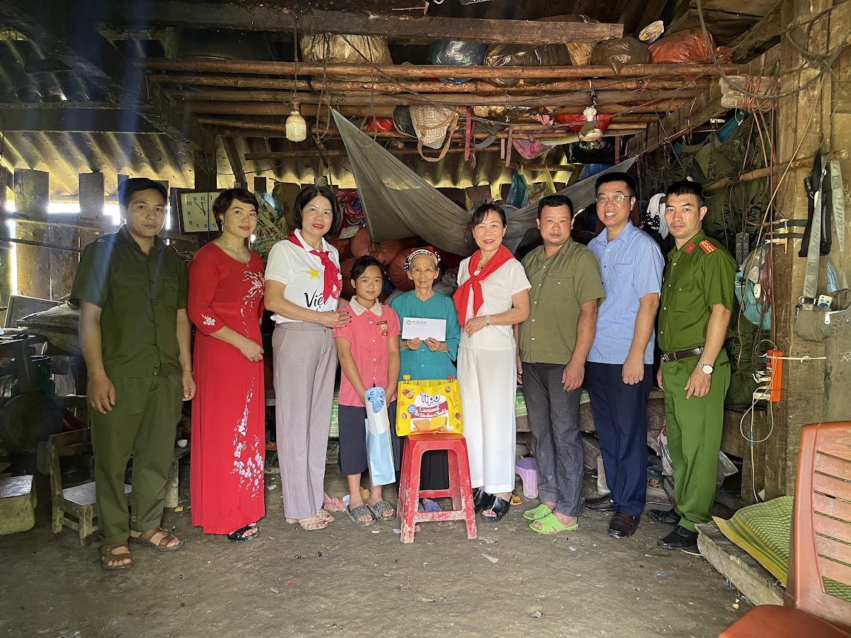 Ngày tựu trường đặc biệt của 80 em nhỏ vùng cao Lủng Siên - Ảnh 32.
