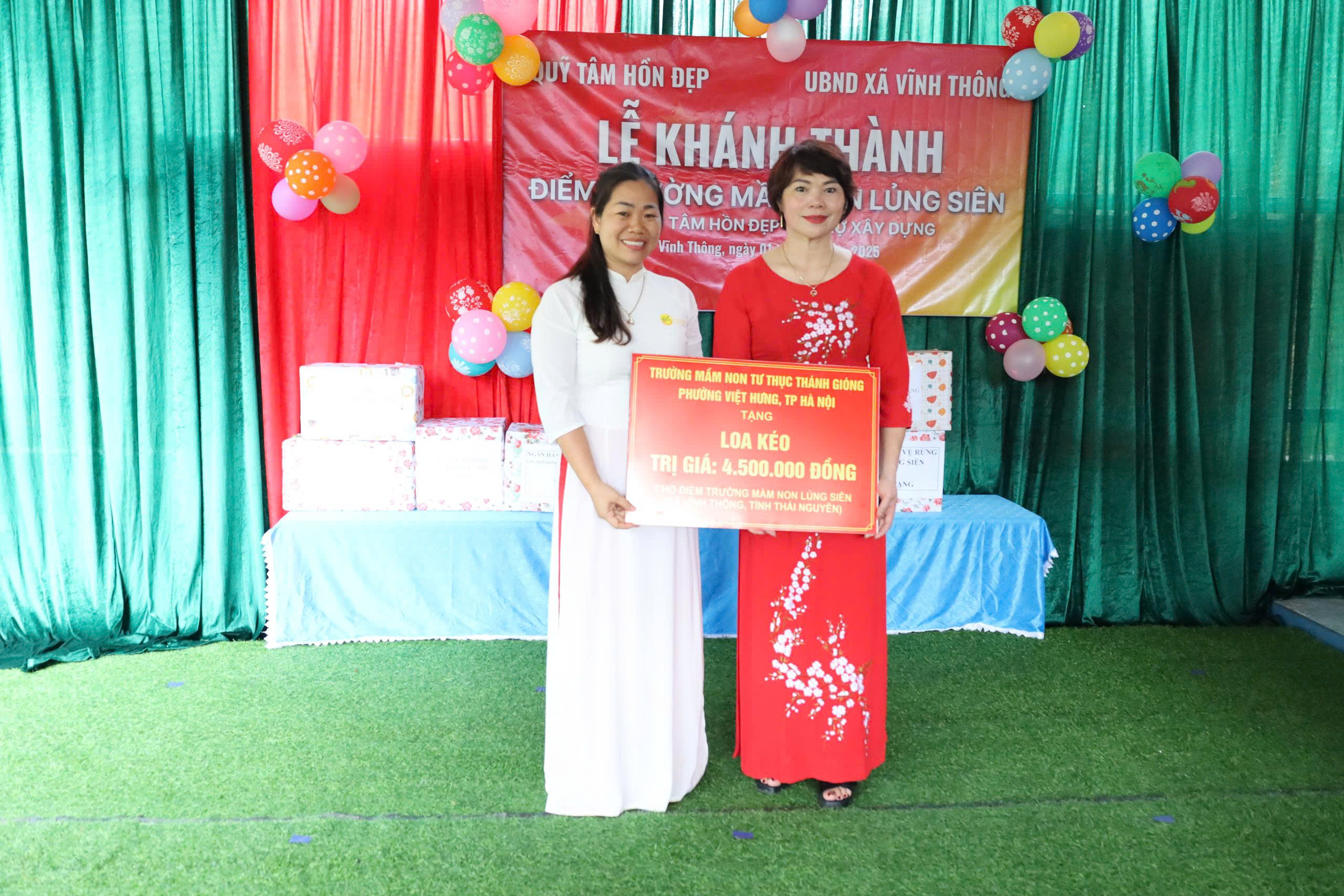 Ngày tựu trường đặc biệt của 80 em nhỏ vùng cao Lủng Siên - Ảnh 18.