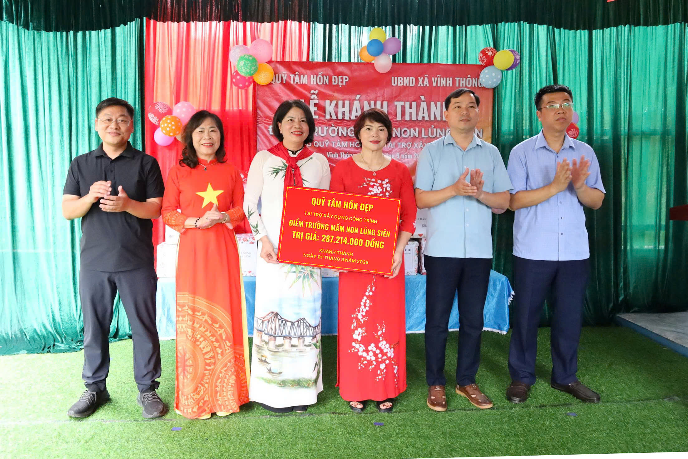 Ngày tựu trường đặc biệt của 80 em nhỏ vùng cao Lủng Siên - Ảnh 14.
