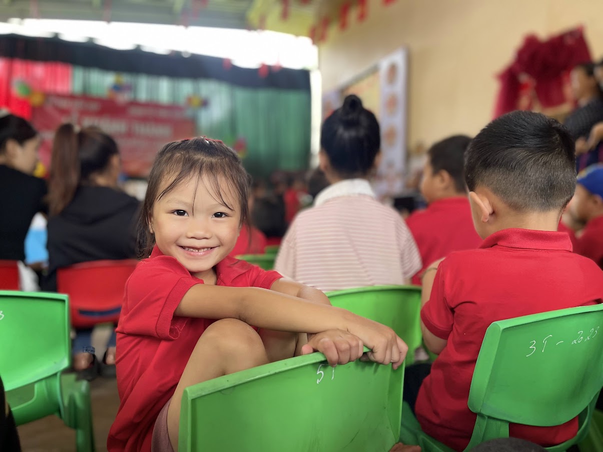 Ngày tựu trường đặc biệt của 80 em nhỏ vùng cao Lủng Siên - Ảnh 3.