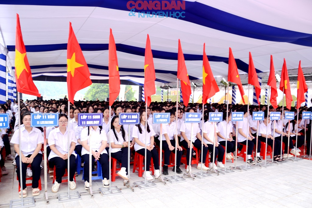 Khánh thành Trường trung học phổ thông chuyên Lào Cai và khai giảng năm học mới - Ảnh 6.