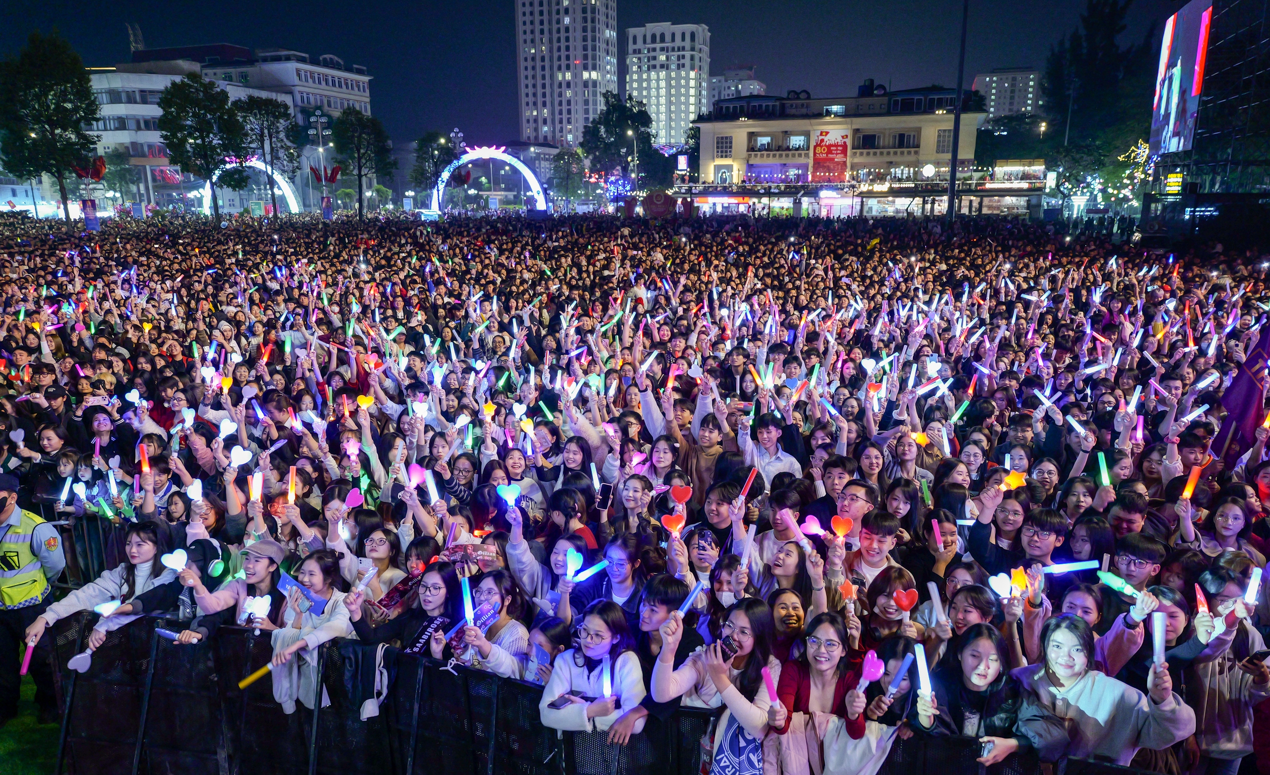 M&atilde;n nh&atilde;n chương tr&igrave;nh ch&agrave;o năm  mới 2026 "Th&aacute;i Nguy&ecirc;n bừng s&aacute;ng" - Ảnh 1.