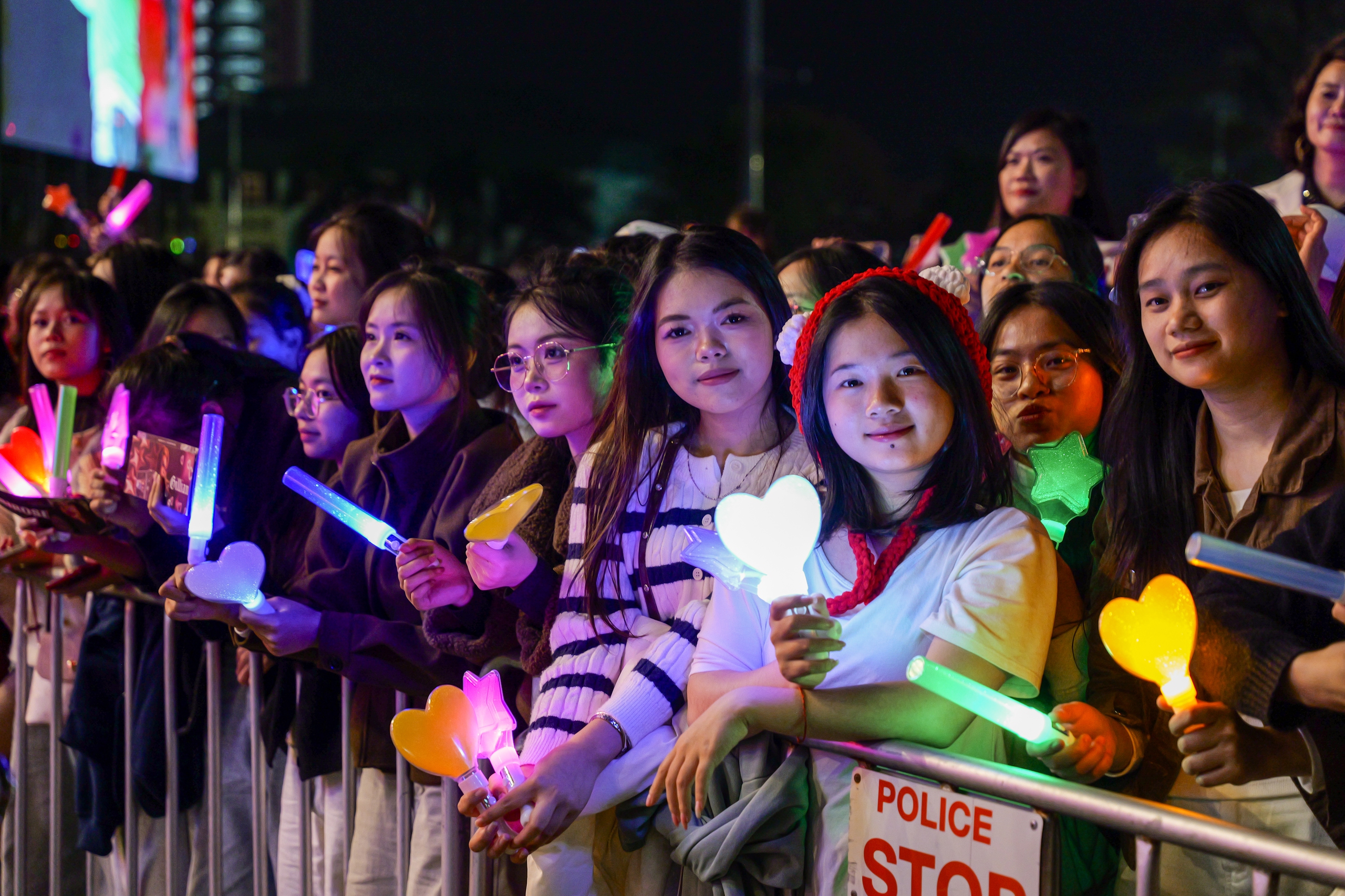 M&atilde;n nh&atilde;n chương tr&igrave;nh ch&agrave;o năm  mới 2026 "Th&aacute;i Nguy&ecirc;n bừng s&aacute;ng" - Ảnh 14.
