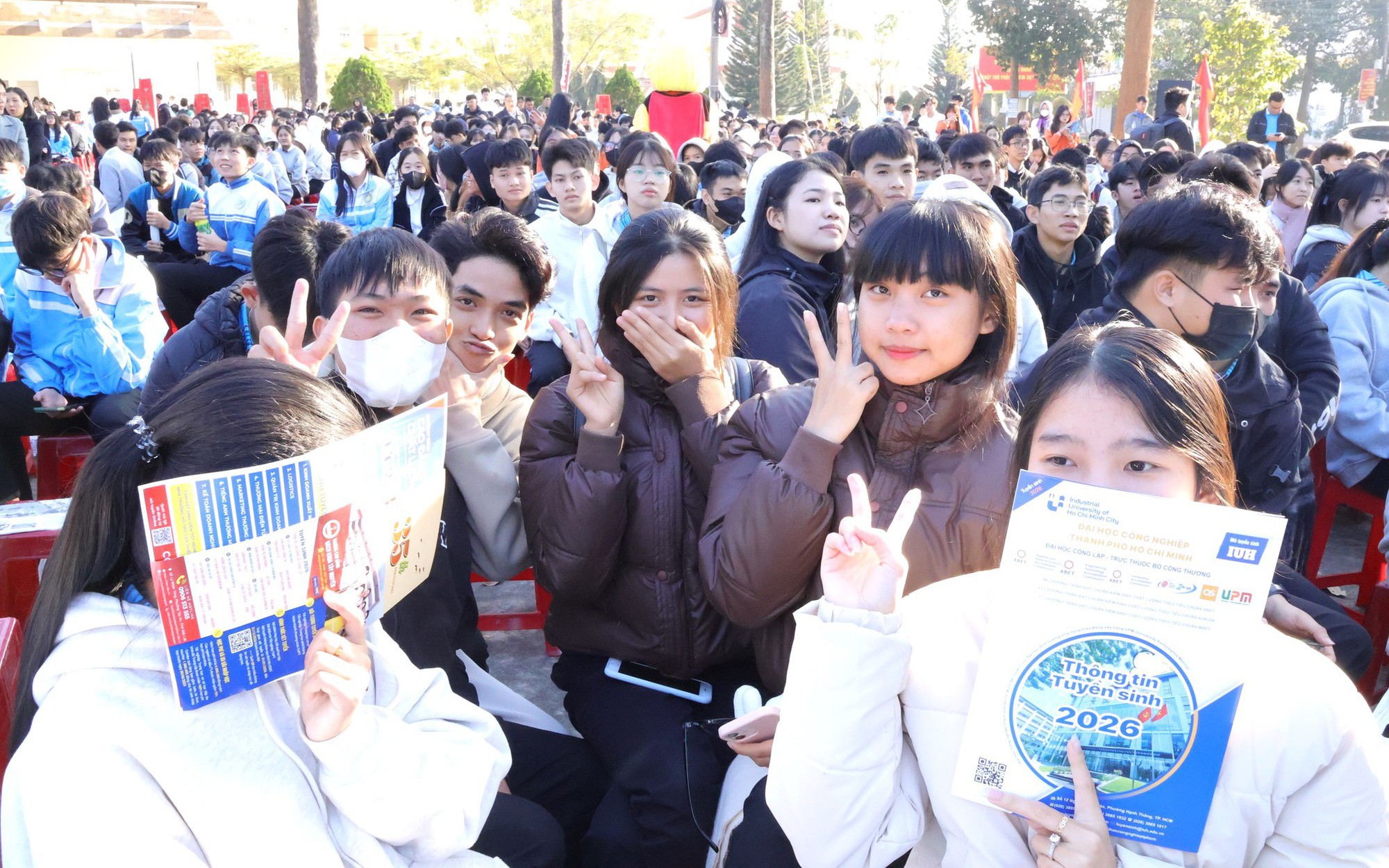 Siết điểm cộng IELTS cần l&agrave;m r&otilde; việc vừa cộng điểm, vừa quy đổi - Ảnh 2.