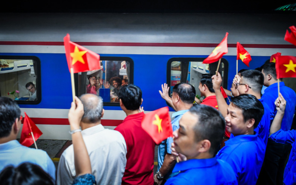 Tàu Tết và du xuân: Lịch tăng 22 chuyến, cập nhật tình trạng chỗ trống - Ảnh 2.