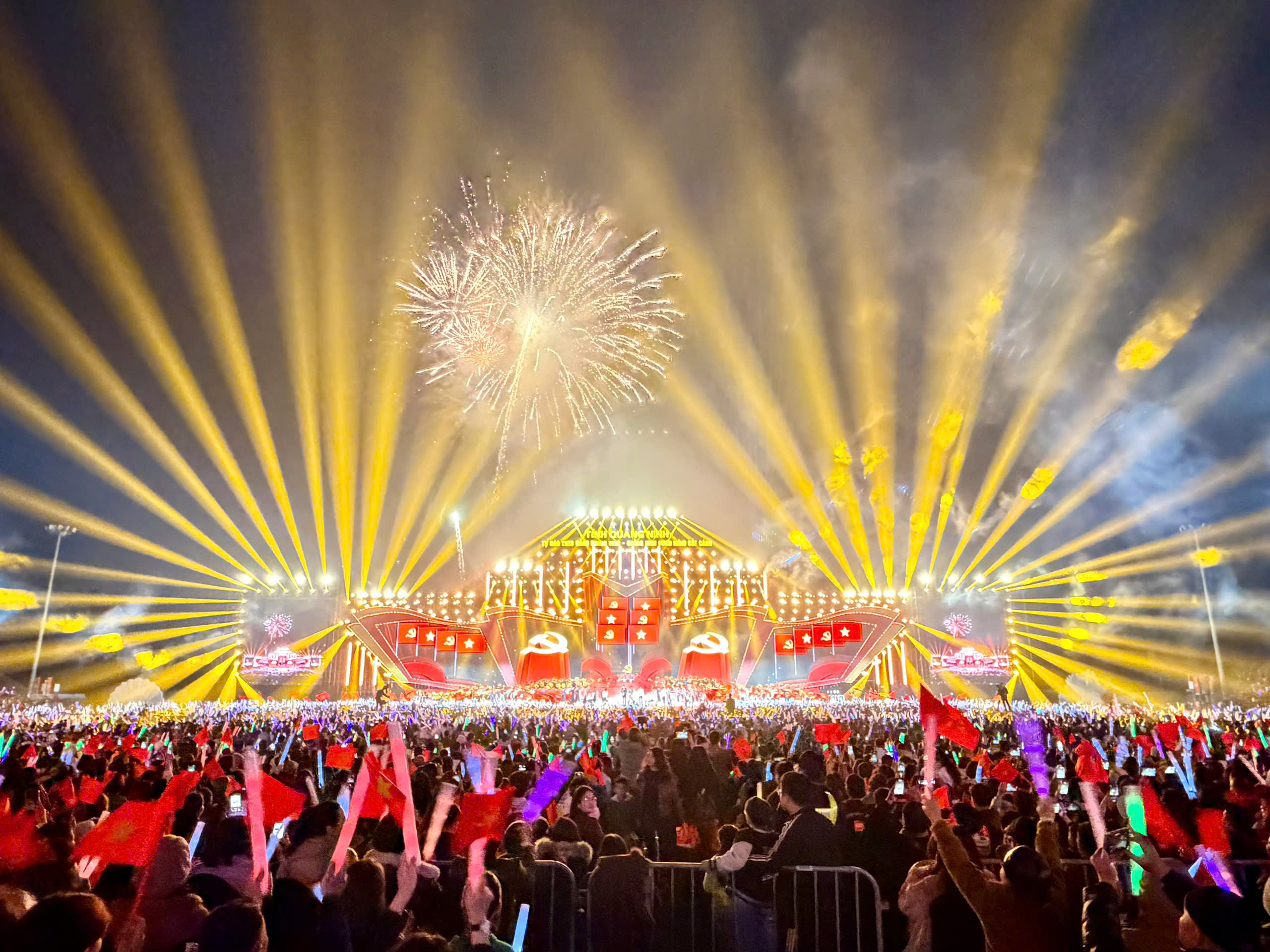 Quảng Ninh rực rỡ chương trình nghệ thuật chào mừng thành công Đại hội XIV  của Đảng