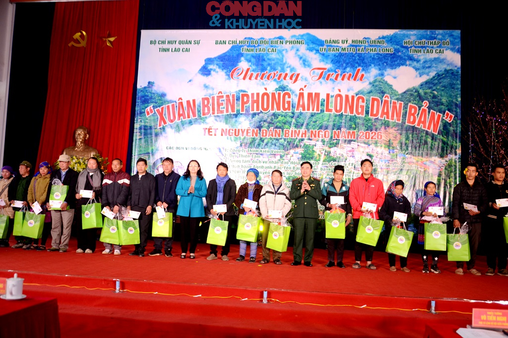 “Xuân Biên phòng ấm lòng dân bản” ở xã biên giới Pha Long - Lào Cai - Ảnh 8.