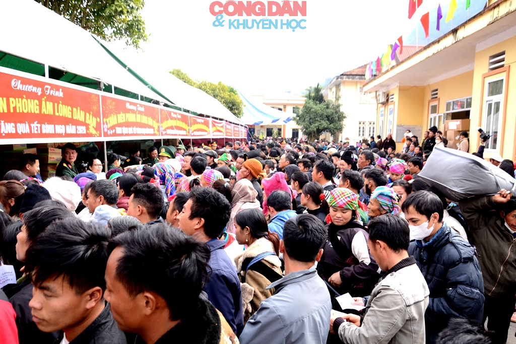 “Xuân Biên phòng ấm lòng dân bản” ở xã biên giới Pha Long - Lào Cai - Ảnh 10.