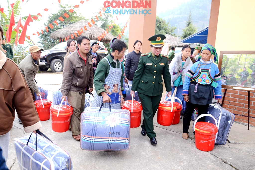 “Xuân Biên phòng ấm lòng dân bản” ở xã biên giới Pha Long - Lào Cai - Ảnh 17.