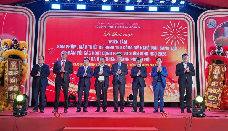 Vui Tết tại triển l&atilde;m h&agrave;ng thủ c&ocirc;ng mỹ nghệ - Ảnh 1.