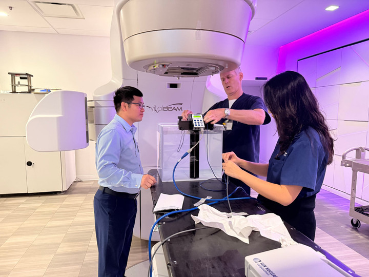 Tiến sĩ Vật l&yacute; Y khoa Dương Thanh T&agrave;i: Từ chối Havard để đến nơi cần m&igrave;nh nhất - Ảnh 2.