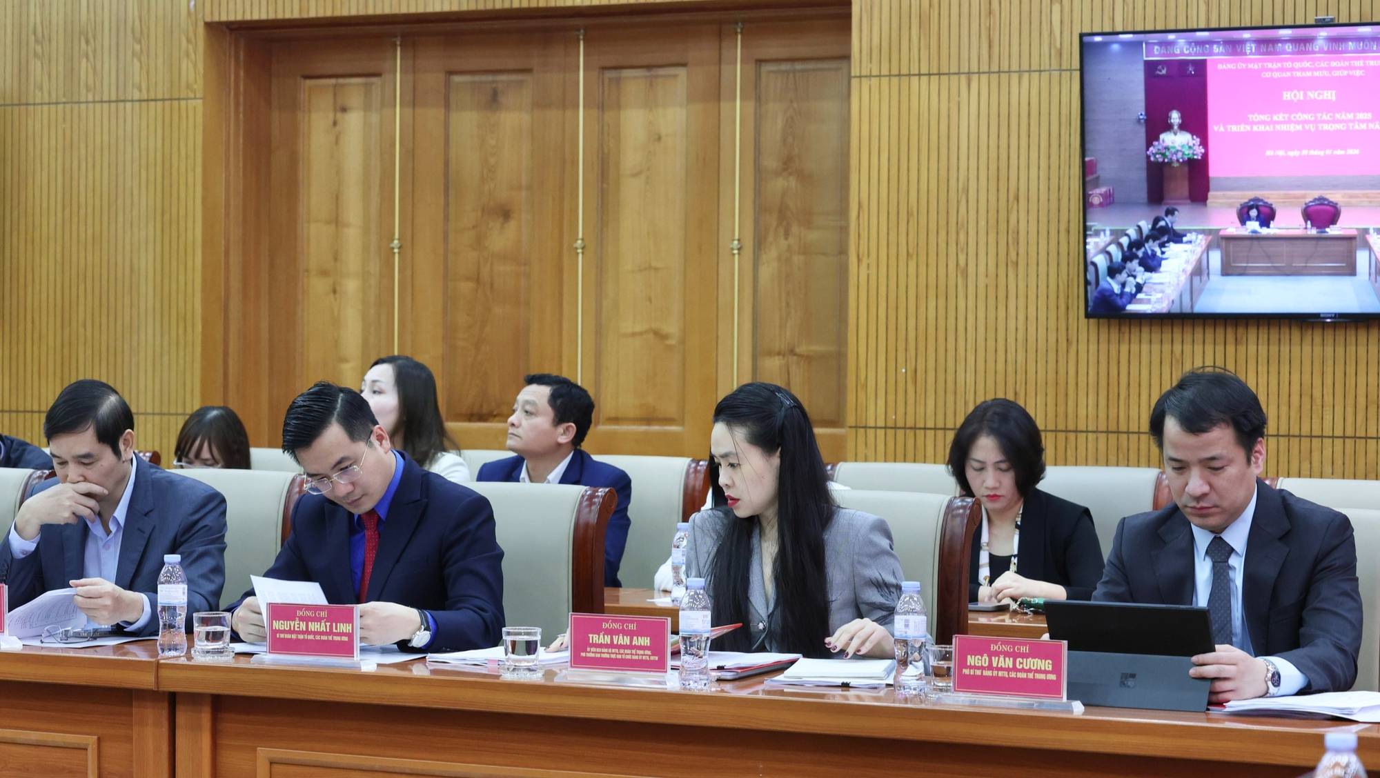 Ch&igrave;a kh&oacute;a th&agrave;nh c&ocirc;ng của Cơ quan tham mưu, gi&uacute;p việc, Đảng ủy MTTQ, c&aacute;c đo&agrave;n thể Trung ương- Ảnh 4.