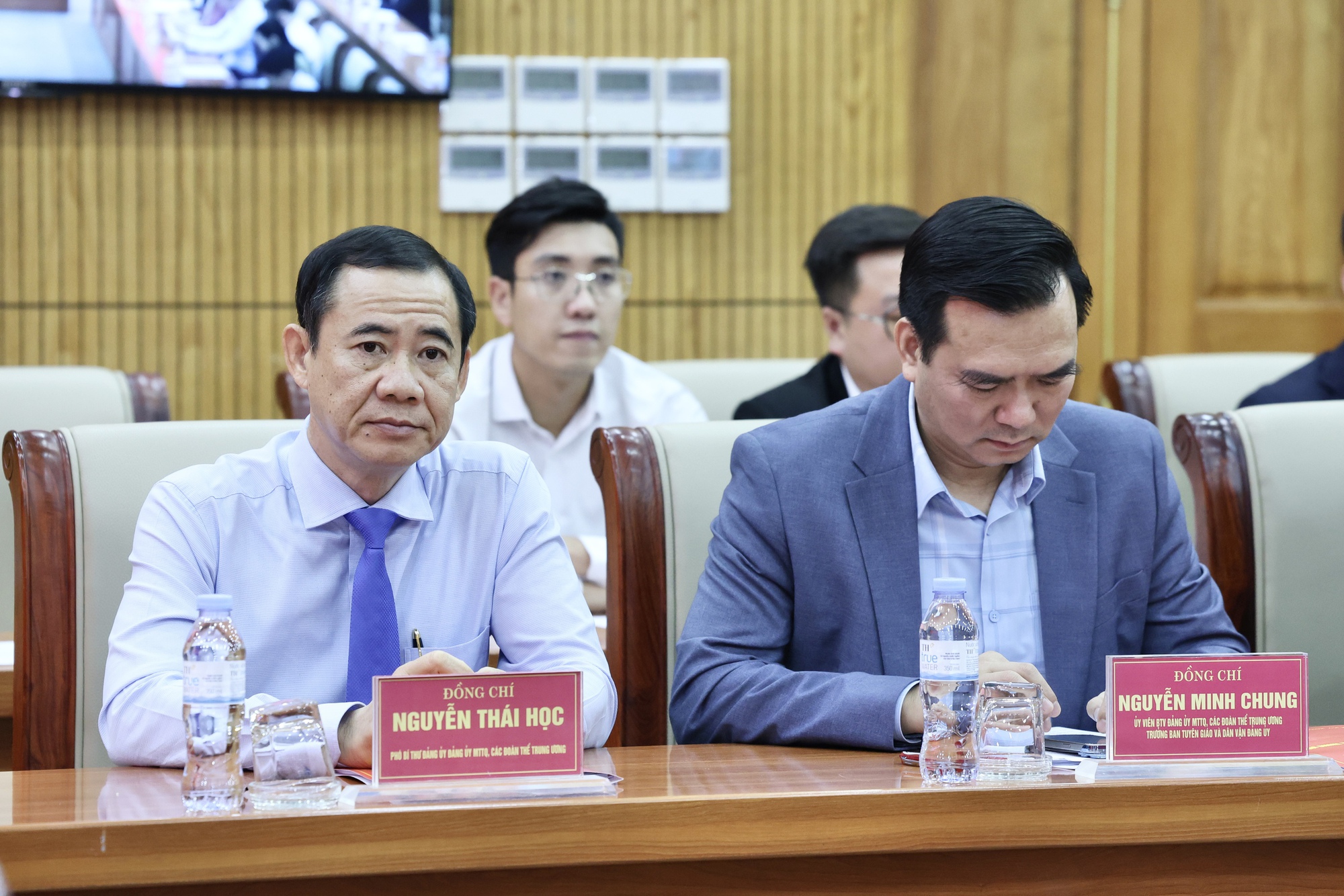 Ch&igrave;a kh&oacute;a th&agrave;nh c&ocirc;ng của Cơ quan tham mưu, gi&uacute;p việc, Đảng ủy MTTQ, c&aacute;c đo&agrave;n thể Trung ương- Ảnh 3.