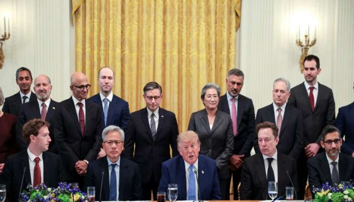 Tổng thống Donald Trump mở &ldquo;kỷ nguy&ecirc;n si&ecirc;u tr&iacute; tuệ&rdquo;, giới c&ocirc;ng nghệ phản ứng ra sao? - Ảnh 1.