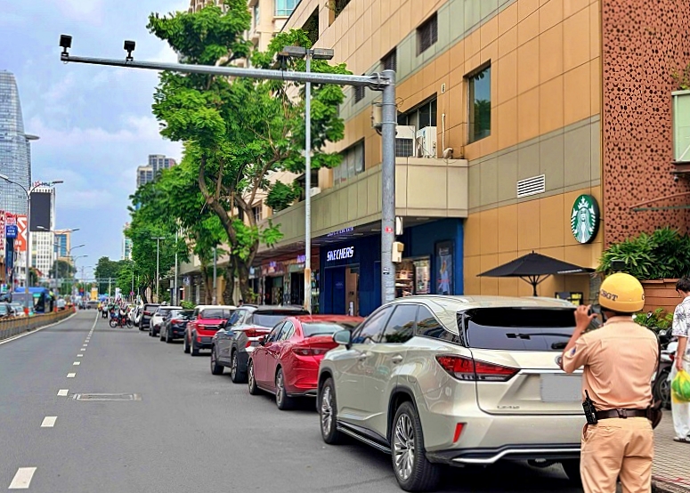 Th&agrave;nh phố Hồ Ch&iacute; Minh: Ph&aacute;t hiện, xử l&yacute; 9.755 trường hợp vi phạm qua camera - Ảnh 1.