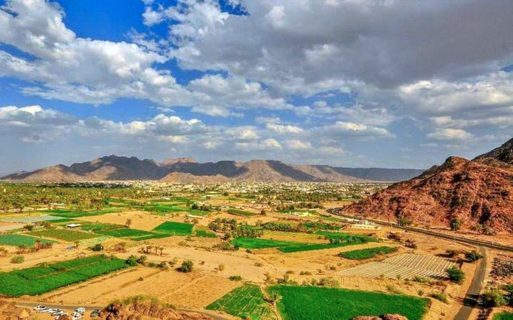 Điểm đến "dẫn đầu cuộc c&aacute;ch mạng du lịch Trung Đ&ocirc;ng" Arab Saudi r&uacute;ng động sau loạt vụ tấn c&ocirc;ng s&acirc;n bay - Ảnh 8.