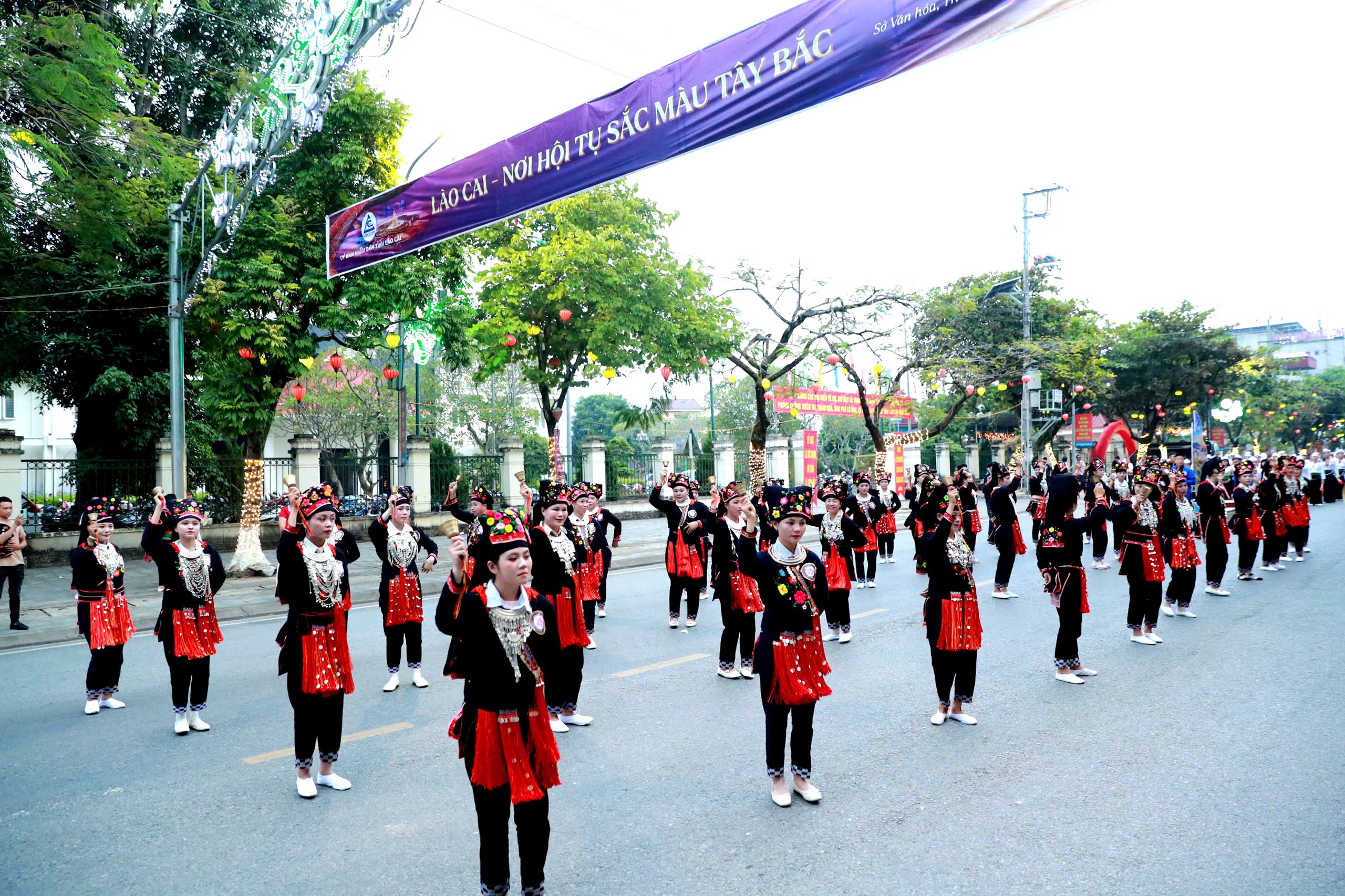 Lễ hội Mường L&ograve; t&ocirc;n vinh tinh hoa x&ograve;e Th&aacute;i - Ảnh 16.