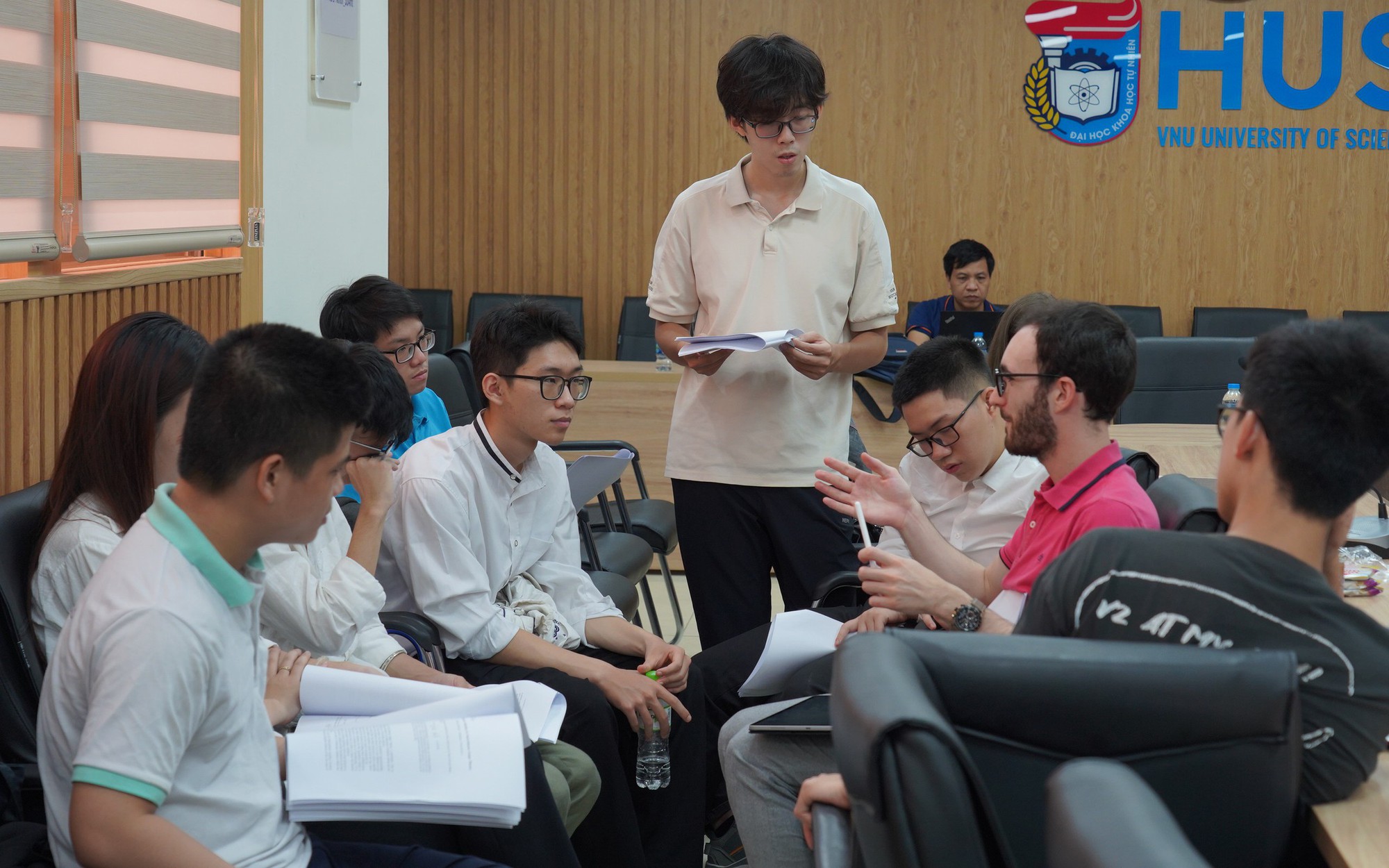 Nh&agrave; t&agrave;i trợ kh&ocirc;ng được can thiệp v&agrave;o việc đ&aacute;nh gi&aacute;, xếp hạng hồ sơ x&eacute;t học bổng quốc gia - Ảnh 2.