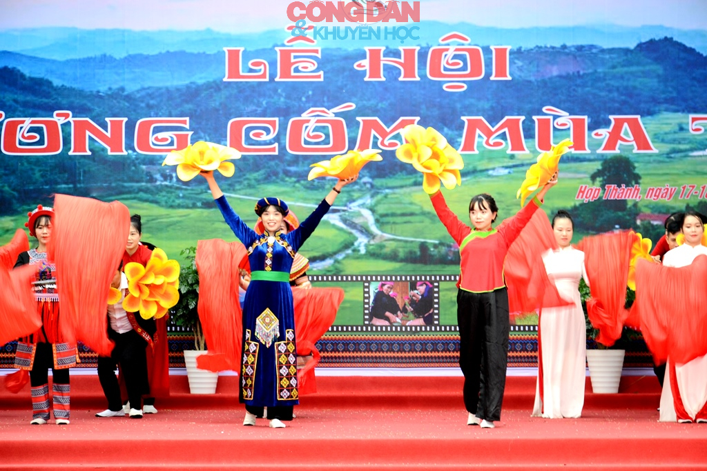 Bay xa hương cốm vùng cao Hợp Thành - Ảnh 3.
