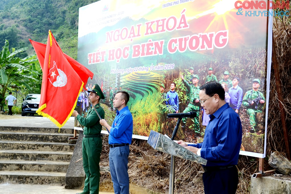 Đồn biên phòng Pha Long và Tả Gia Khâu kết nghĩa với Trường phổ thông nội trú TH và THCS Pha Long - Ảnh 7.