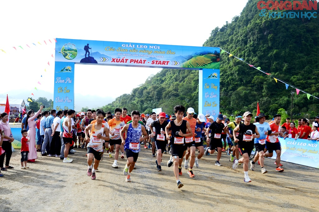 Lào Cai: Gần 700 VĐV leo núi trên thảm vàng mùa thu Cốc San - Ảnh 12.