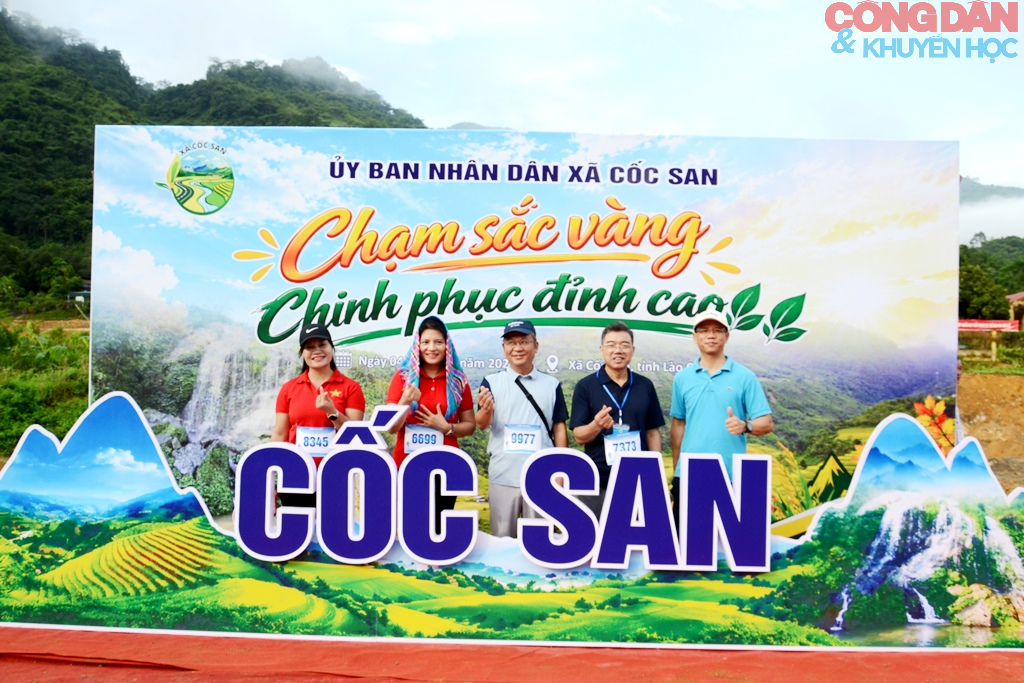 Lào Cai: Gần 700 VĐV leo núi trên thảm vàng mùa thu Cốc San - Ảnh 19.