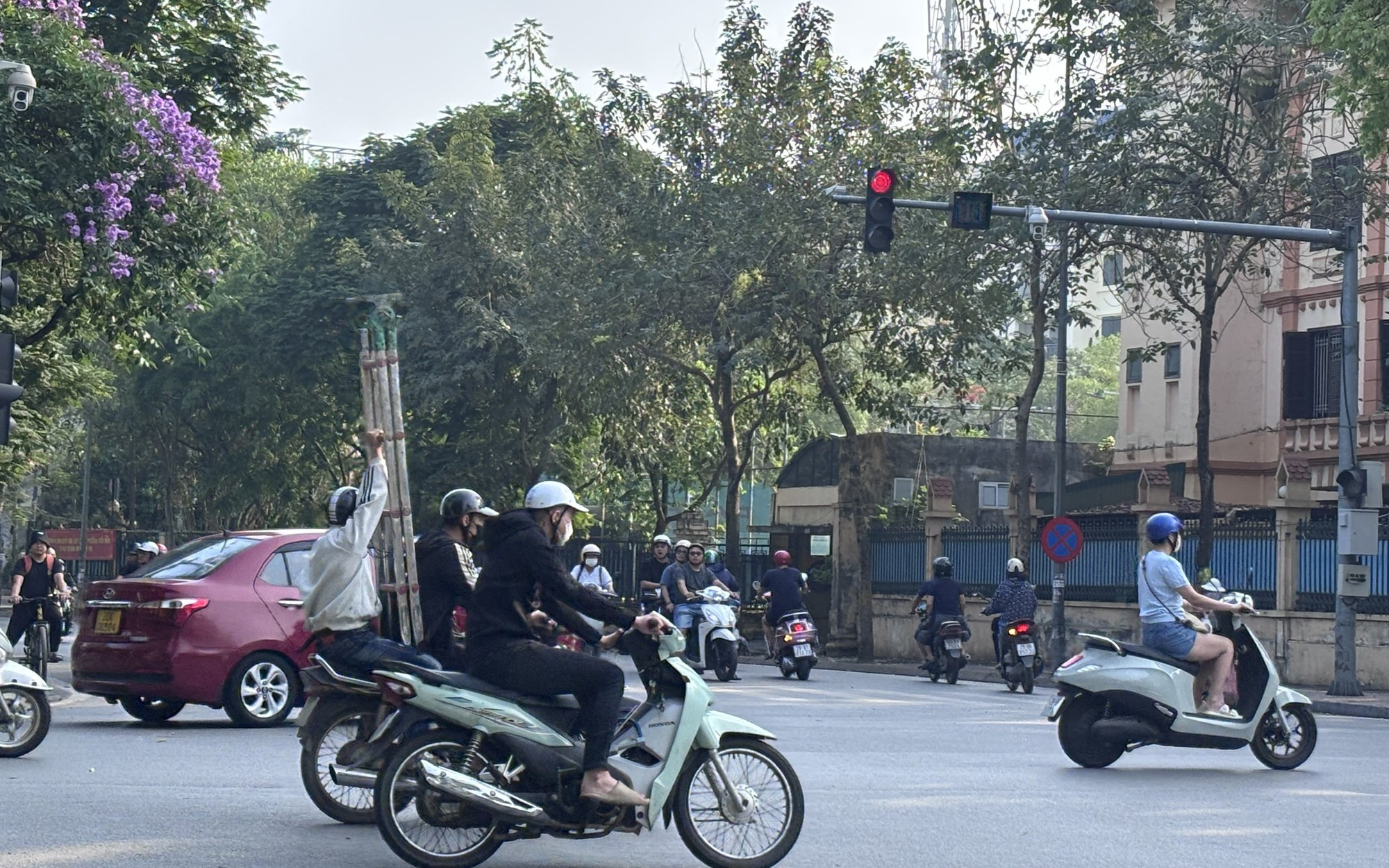 Thời tiết Bắc Bộ 10 ng&agrave;y tới do ảnh hưởng kh&ocirc;ng kh&iacute; lạnh - Ảnh 1.