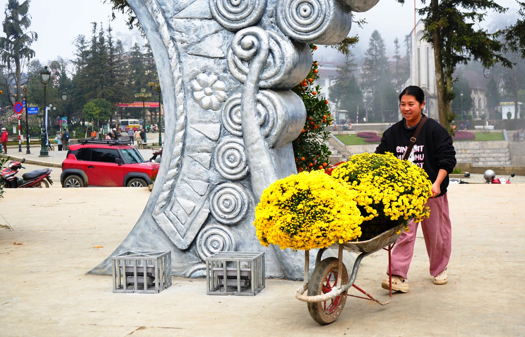 Sa Pa rực rỡ sắc m&agrave;u đ&oacute;n xu&acirc;n, vui Tết - Ảnh 10.