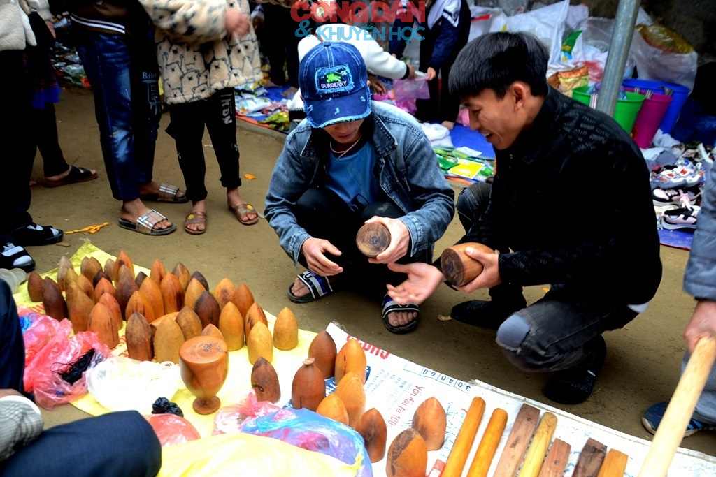 Rộn r&atilde; phi&ecirc;n chợ cuối năm ở v&ugrave;ng cao L&agrave;o Cai - Ảnh 18.