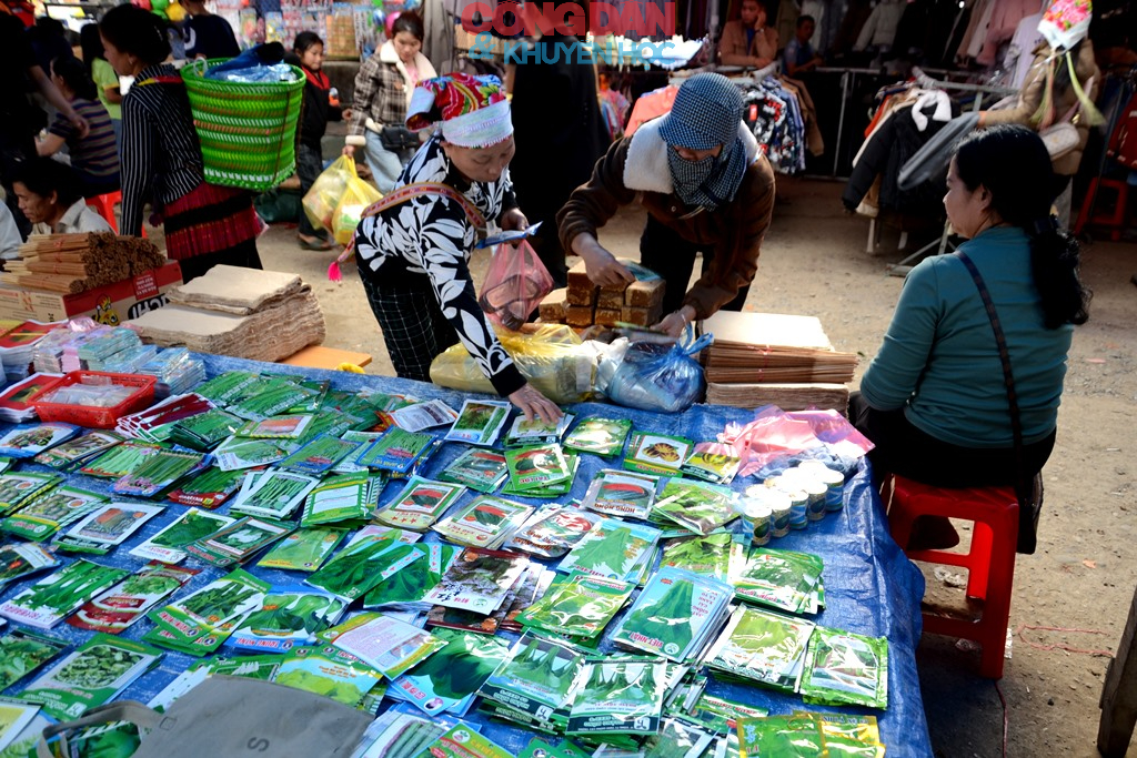 Rộn r&atilde; phi&ecirc;n chợ cuối năm ở v&ugrave;ng cao L&agrave;o Cai - Ảnh 24.