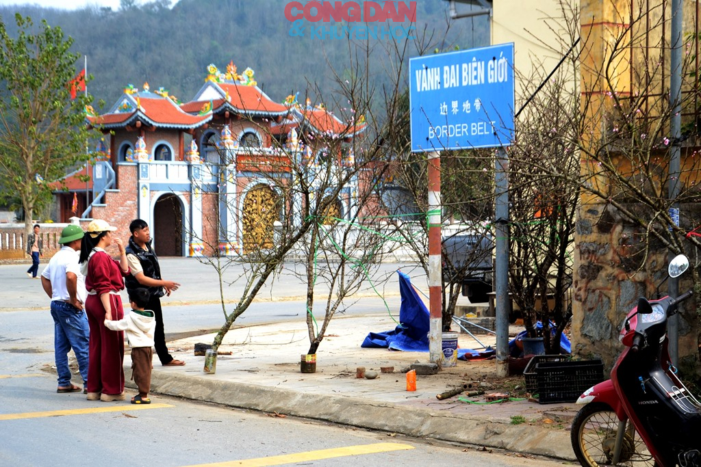 Rộn r&atilde; phi&ecirc;n chợ cuối năm ở v&ugrave;ng cao L&agrave;o Cai - Ảnh 26.