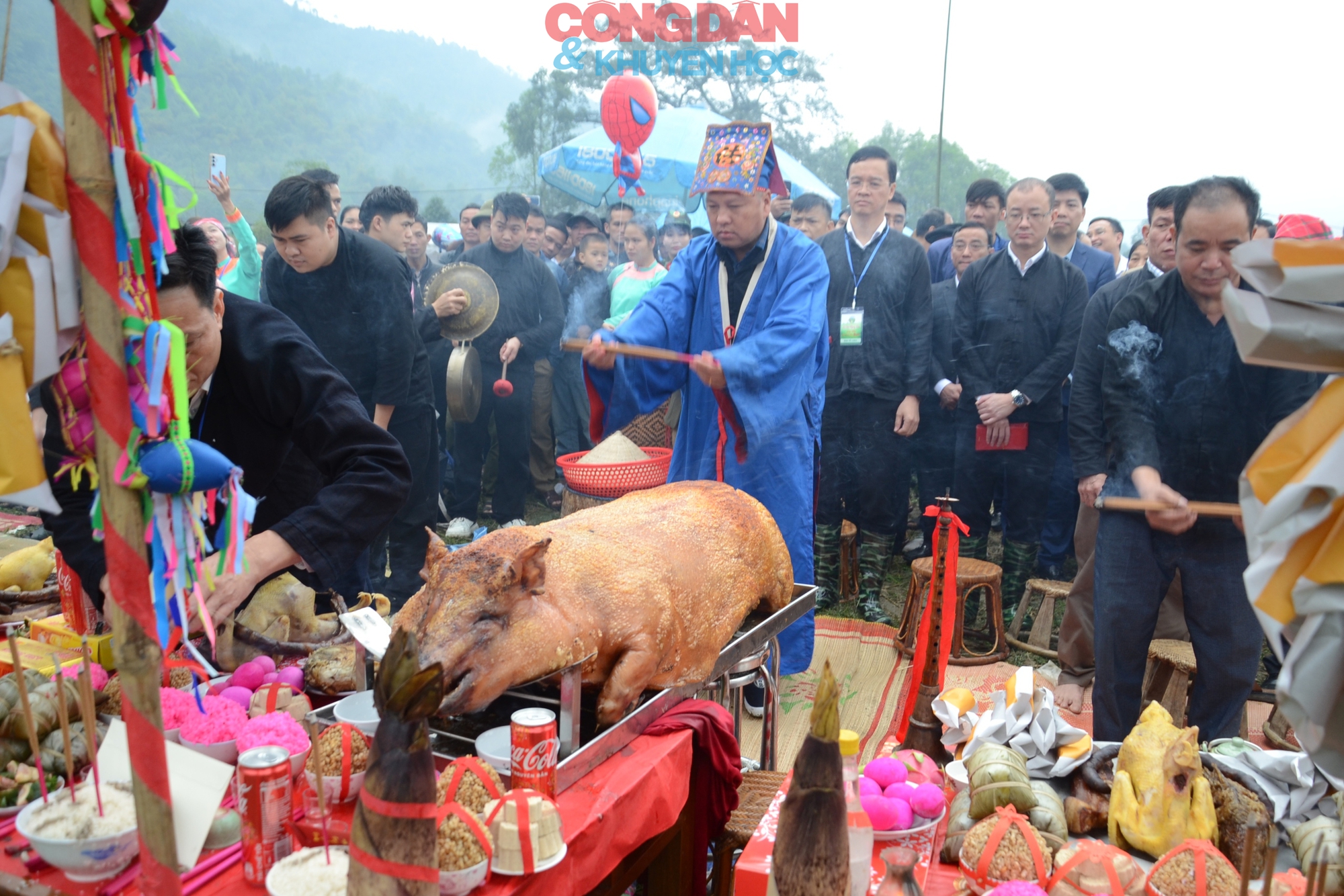 Đồng bào Giáy ở Cốc San tưng bừng hội xuống đồng đầu năm mới - Ảnh 5.